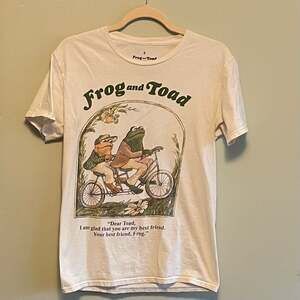 Frog and Toad Together Tandem Bicycle Graphic T-Shirt Size Small Ivory,